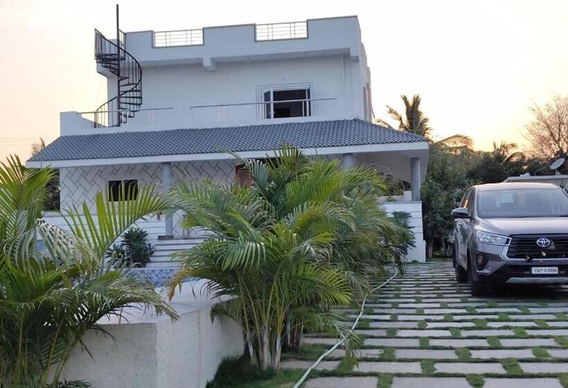 Отель Mini Musically Dubs