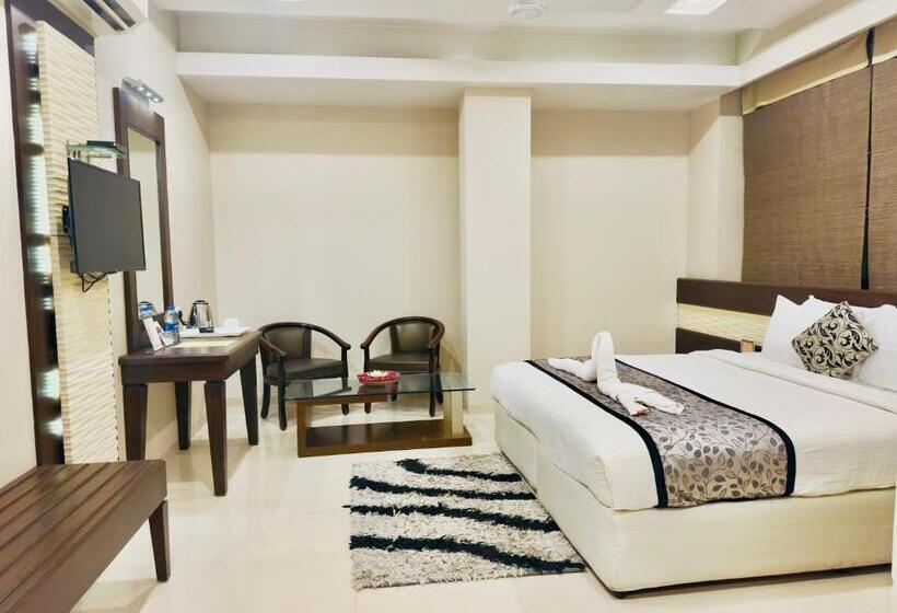 هتل Blueberry Nest Zirakpur