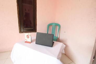 هتل Oyo 93246 Kanditha Homestay