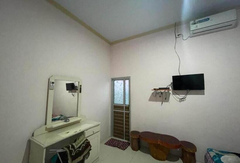 هتل Oyo 93308 Lima Saudara Syariah