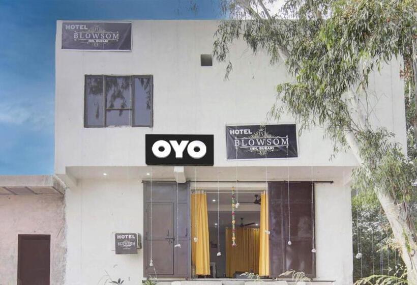 هتل Oyo Flagship Blossom Inn Burari