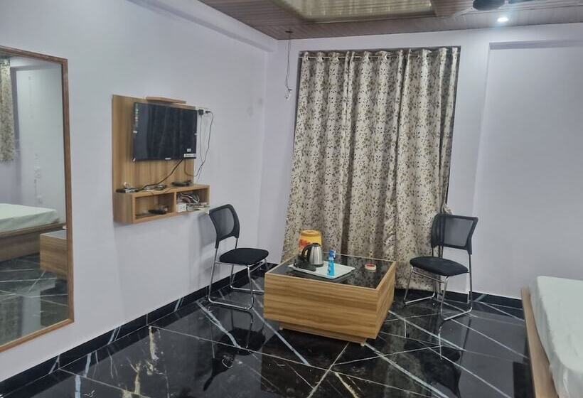 בית מלון כפרי Shri Anand