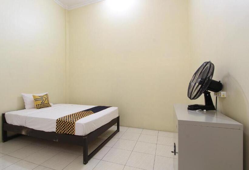 בית מלון כפרי Spot On 93245 Guest House Mulia Dua Syariah