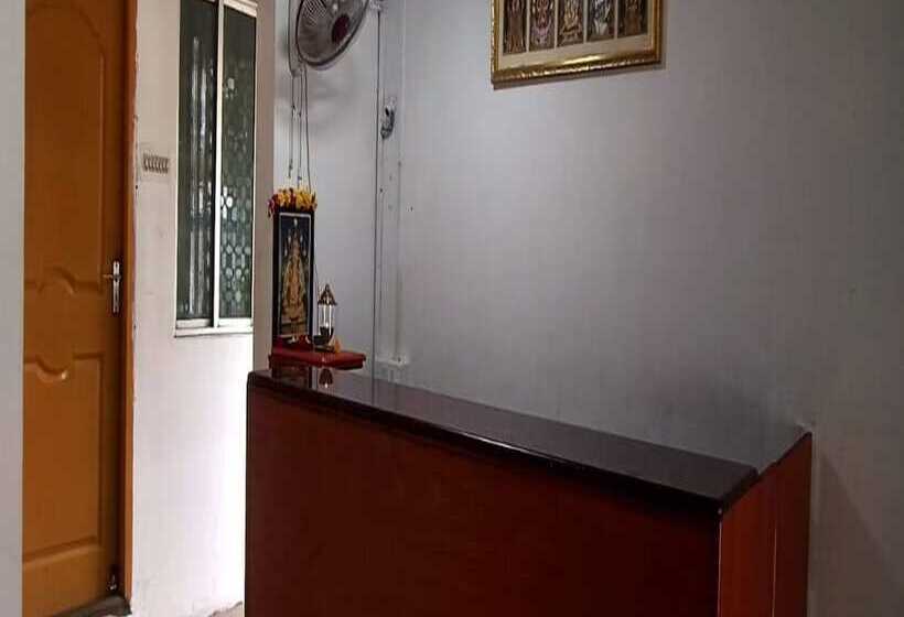 ホテル Sri Sakthi