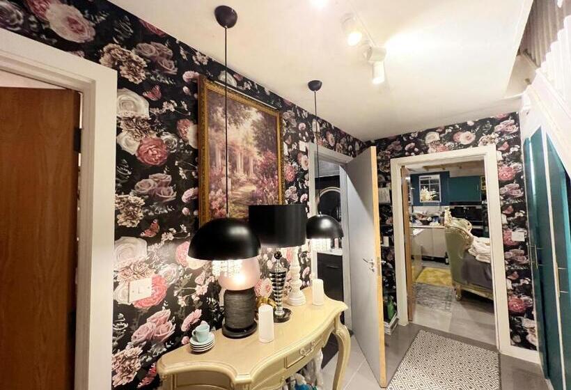 Пансион Detached House A Room In Essex