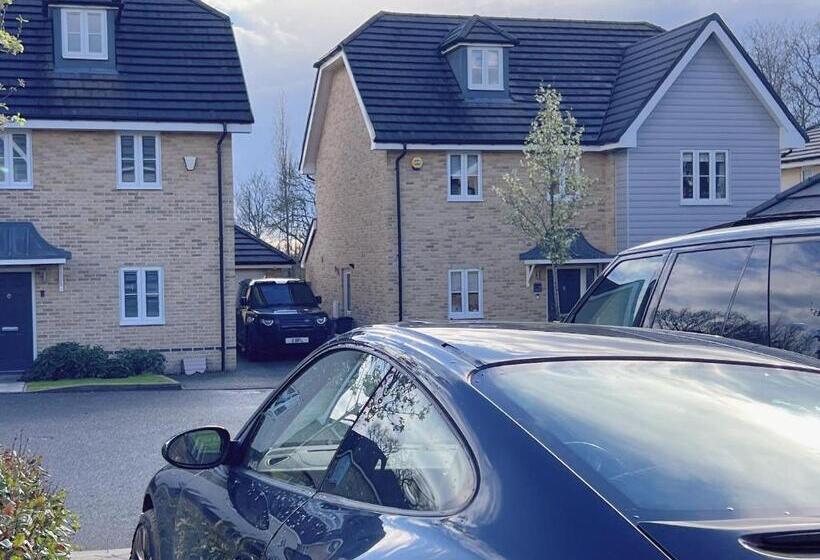 Пансион Detached House A Room In Essex