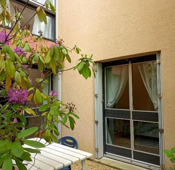 ペンション Logement Indépendant Avec Parking Privé Et Terrasse, Au Calme
