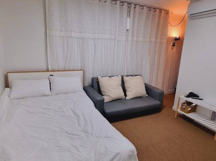 پانسیون Space Guesthouse