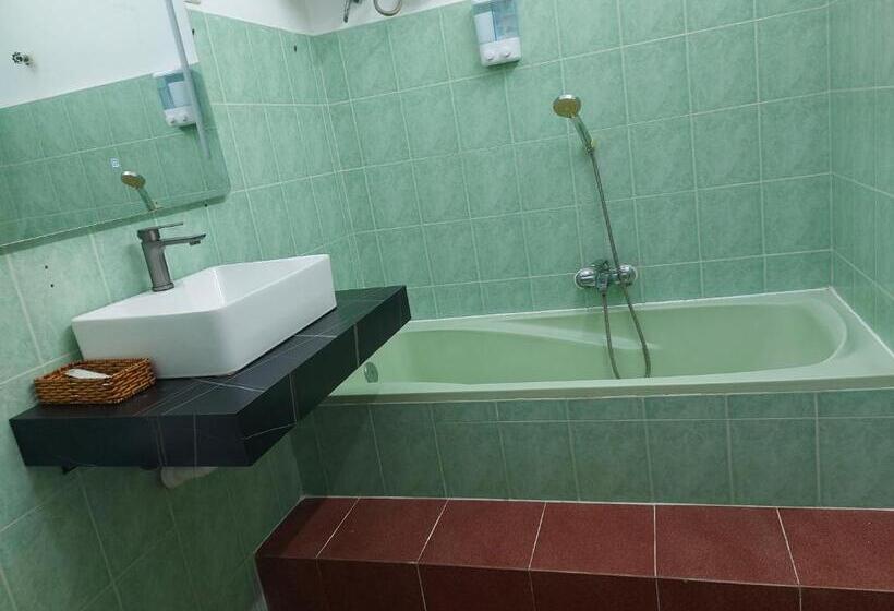 Saigon Rooftops Hostel