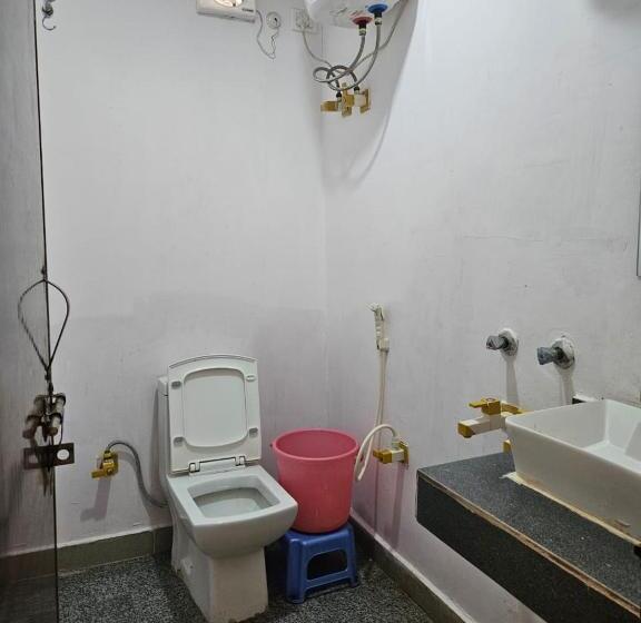 استراحتگاه Vrindavan Suites