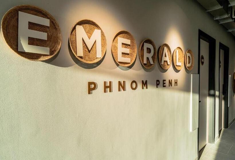 هاستل Emerald Hotel Residence