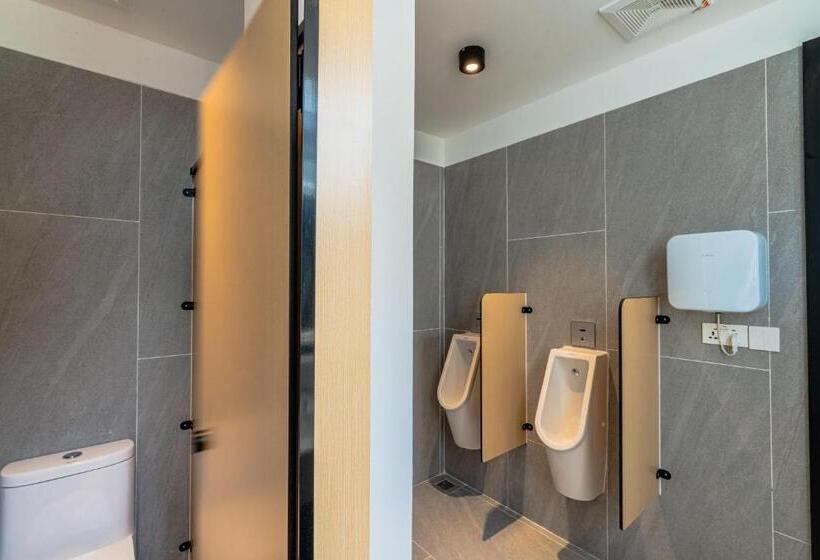 هاستل Emerald Hotel Residence