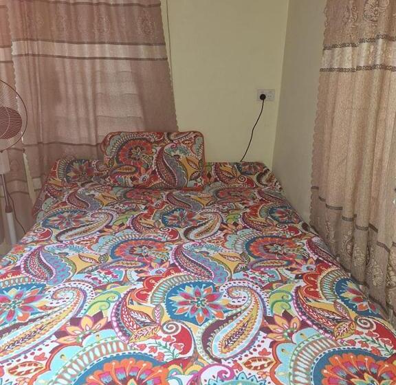 تختخواب و صبحانه Awesome Stay