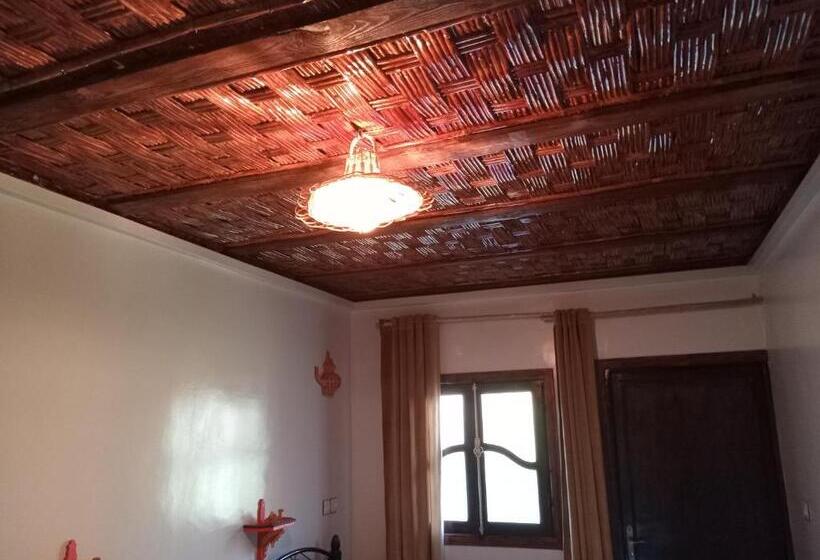 تختخواب و صبحانه Gite Akswal Amssakrou