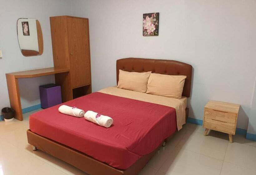 فندق Center Place Ang Thong