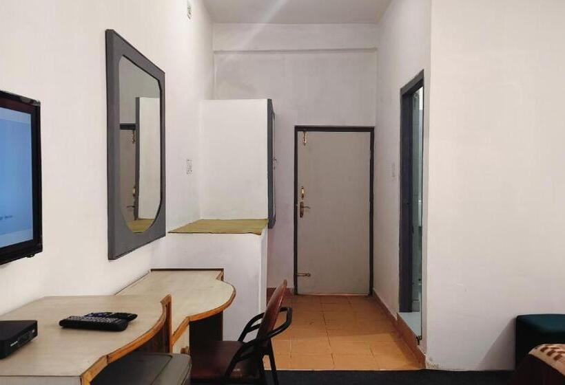 فندق Chaitanya Inn