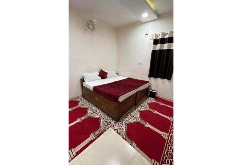 هتل Desert Inn, Bhuj