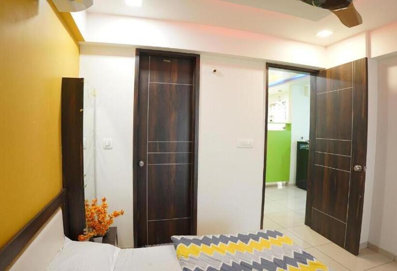 Отель Fortune Penthouse 11th Floor With Sky Orbit Swimming Pool And Gym
