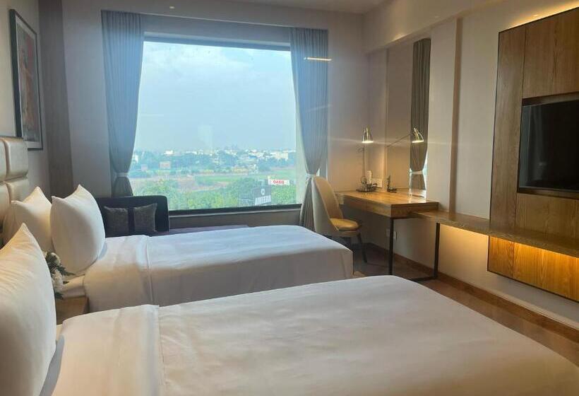 호텔 Ramada Encore By Wyndham Amritsar Airport