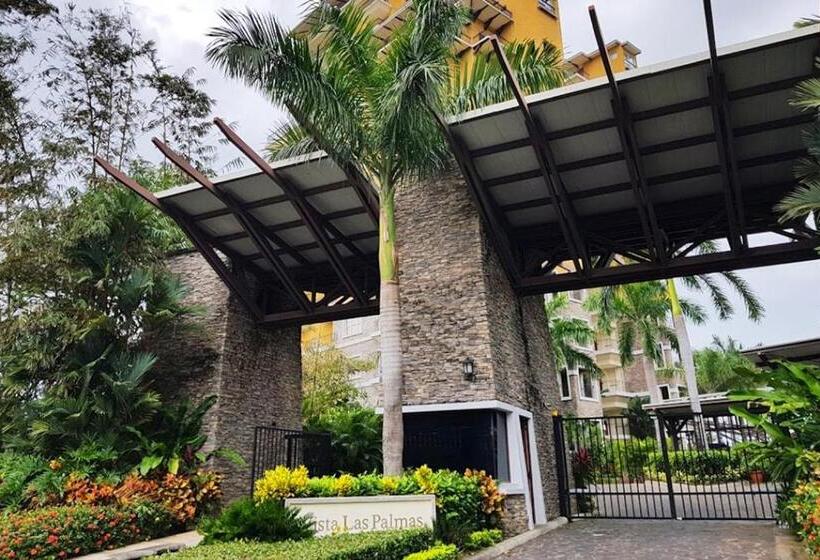 هتل Secretjaco   Luxury Beach Front Penthouse With Pool & Jacuzzi