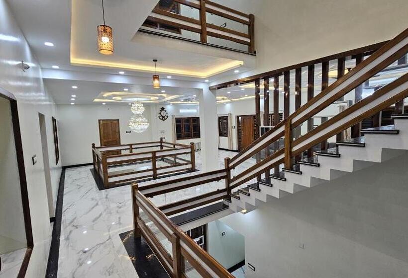 酒店 Vrindavan Homestay Near Temple