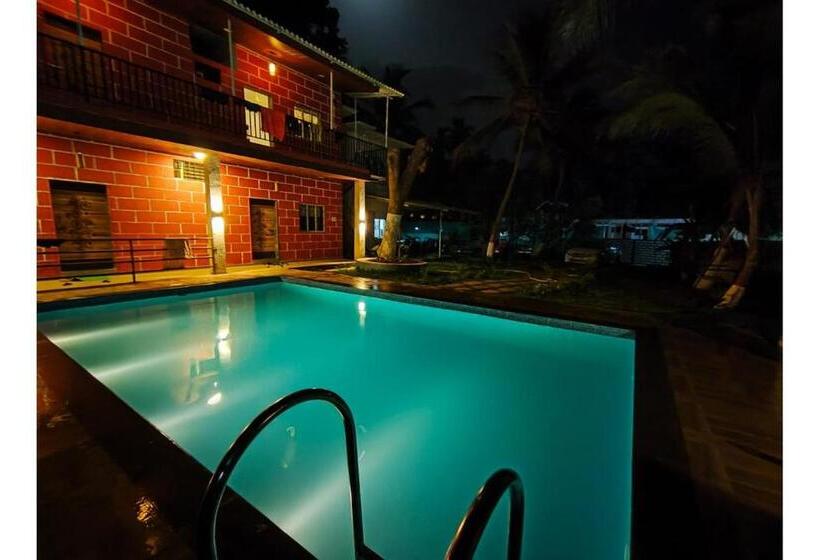 호텔 Waves Rooms By 29bungalow