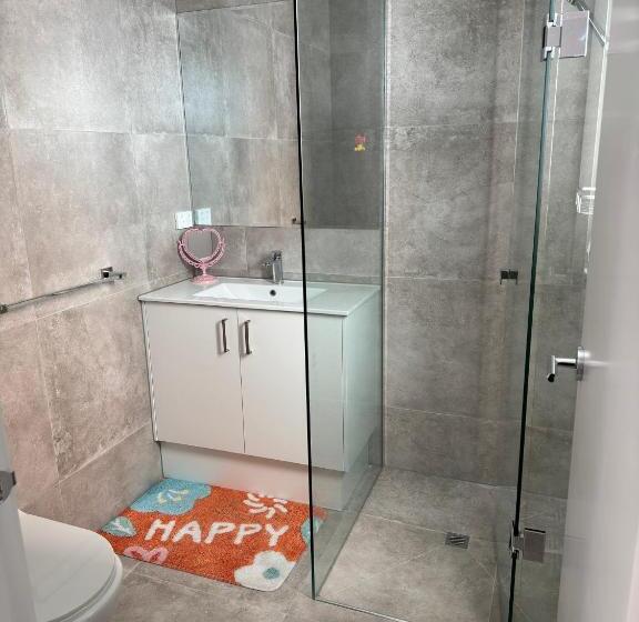 Пансион Brand New Comfortable Room In A Beautiful Suburb
