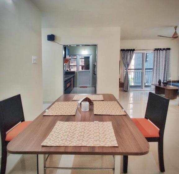 Пансион Cozy Condo At Mihan Nagpur