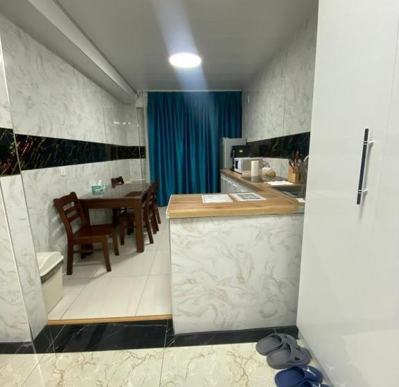 پانسیون Etuga Guesthouse, Close To Sukhbaatar Square