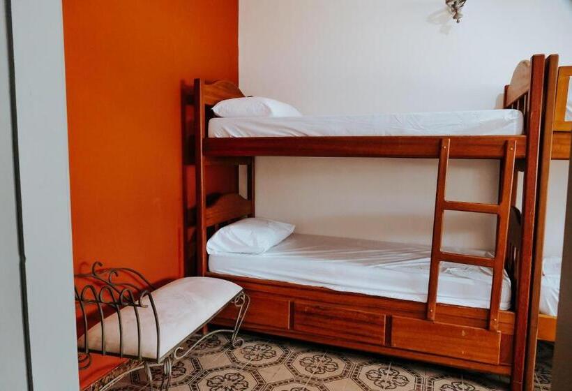 פנסיון Hostel Do Popeye