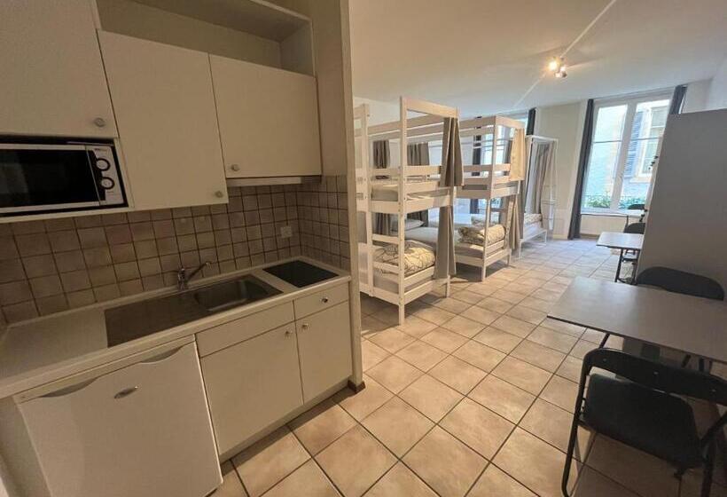 فندق صغير Auberge De Jeunesse Hyper Centre De Neuchâtel