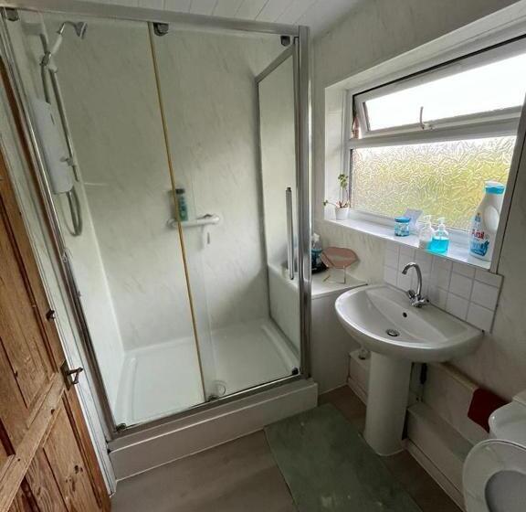 تختخواب و صبحانه Haven Home