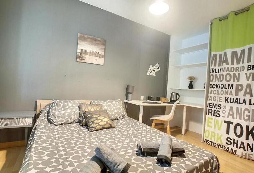 住宿加早餐  Les Goujatoux Chambre Sarlat