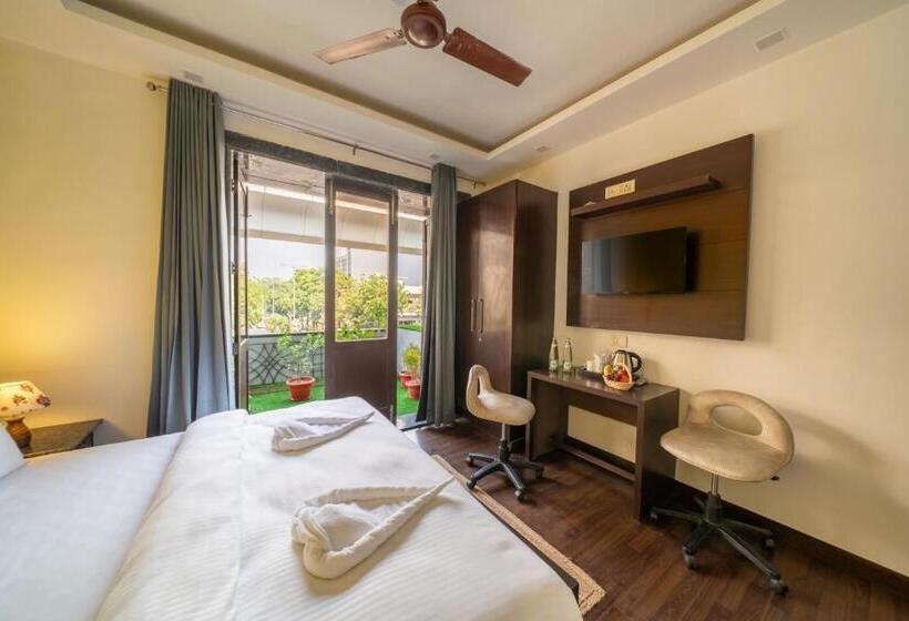 Lime Boutique Bed & Breakfast   Nehru Place Metro