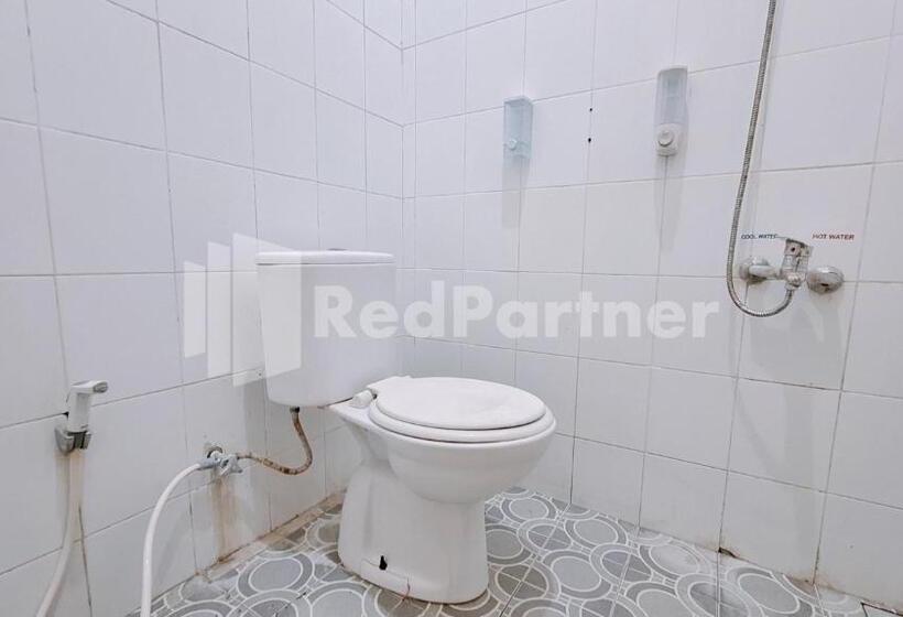 Calida Hotel Mitra Reddoorz Near Alun Alun Wonosari