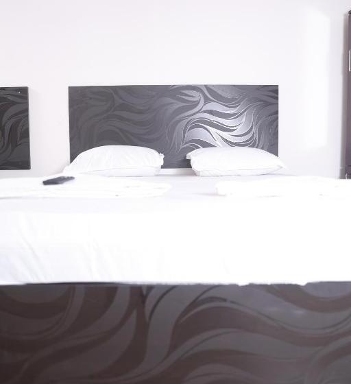 هتل Ace Suites