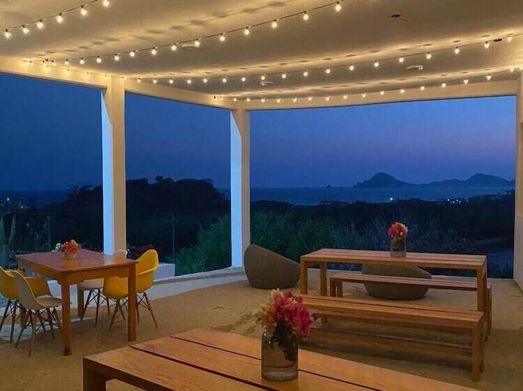 هتل Bungalows Punta Conejo
