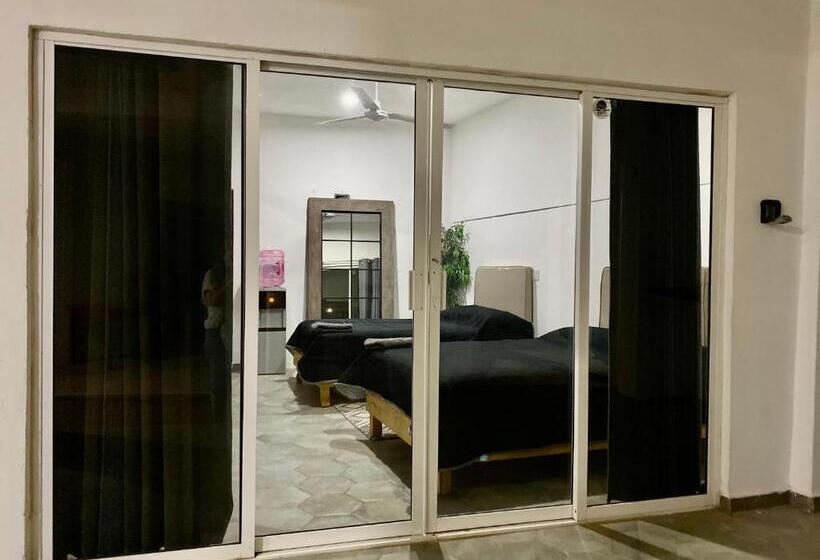 هتل Bungalows Punta Conejo