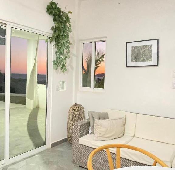 هتل Bungalows Punta Conejo
