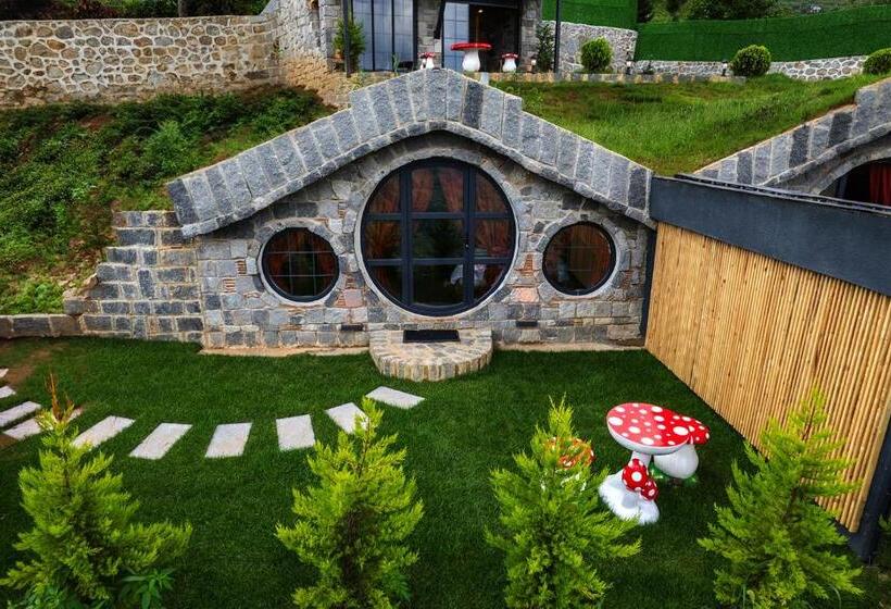 בית מלון כפרי Hobbit Chalet