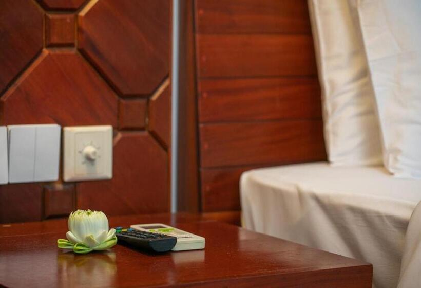 בית מלון כפרי Mera Residence