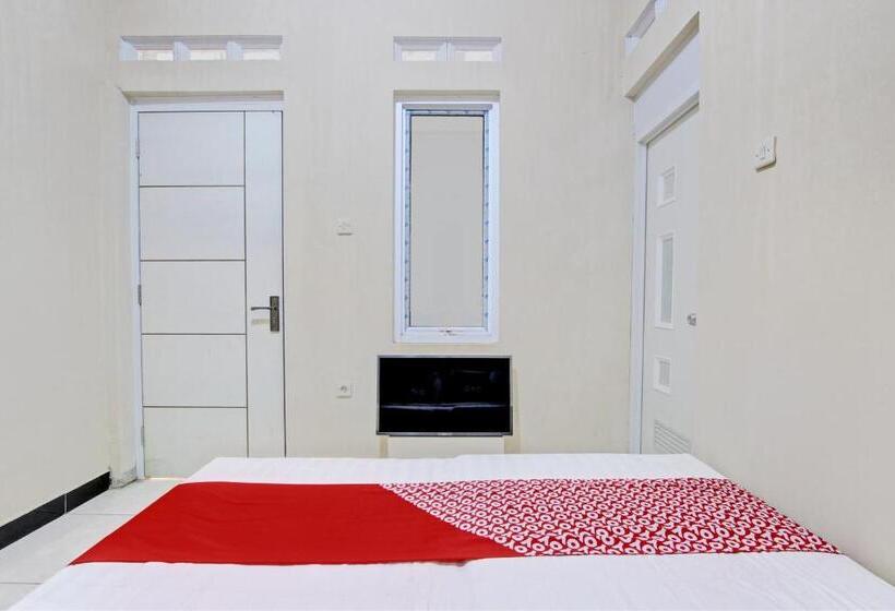فندق Oyo 93208 Guest House Cemara 2