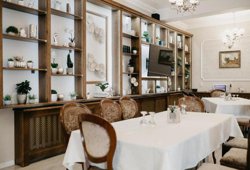 فندق Pensiunea Ana