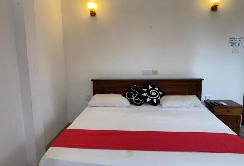 ペンション Jj Villa Aluthgama