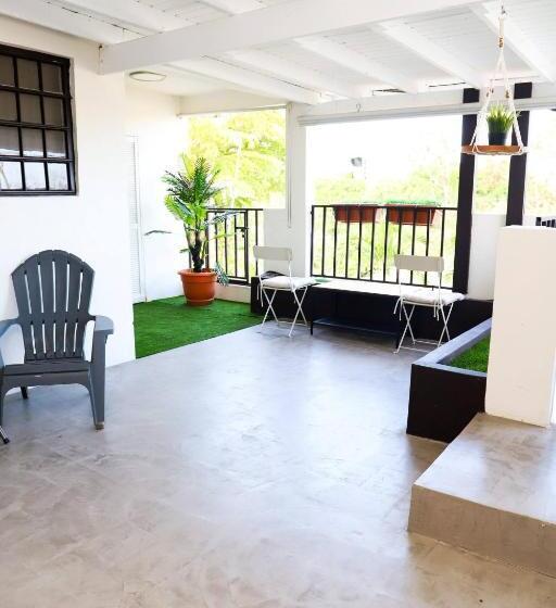 پانسیون Room In Apartment   Pr Pvt Rm 5 Qn Bed Gated Comm Easy Parking