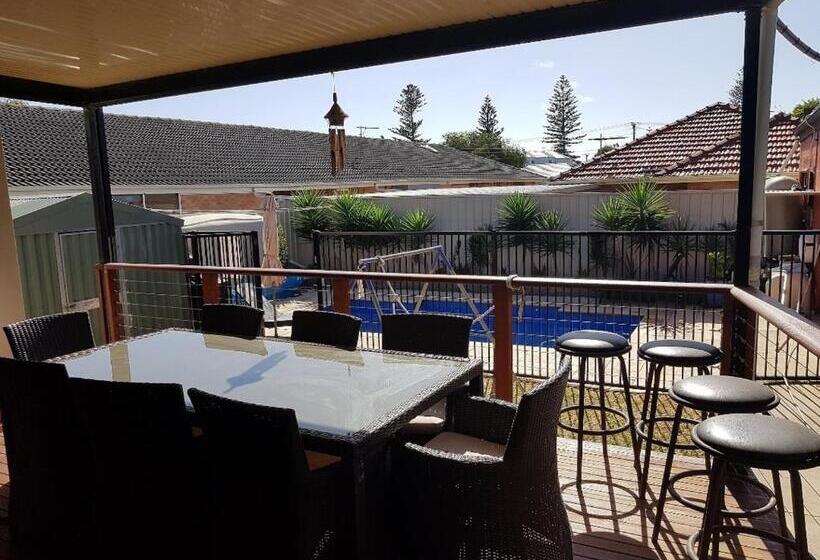 پانسیون Spacious Self Contained Unit   Short Walk To Grange Jetty