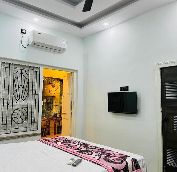 پانسیون The Corridor Inn