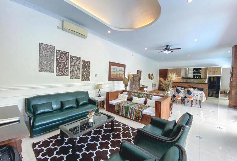 پانسیون Ubu Villa Balirejo At Yogyakarta City Center