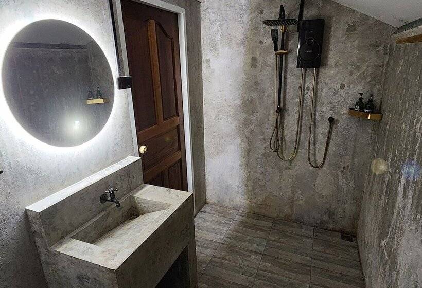 הוסטל Jungle Fever Koh Chang