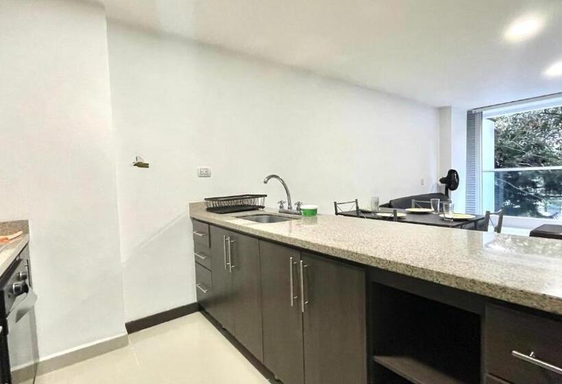 Apartamento Moderno En Conquistadotes, Excelente Ubicación